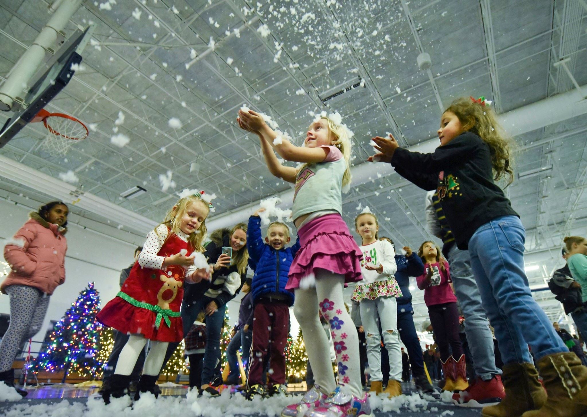 Snow Falling at Winter Wonderland