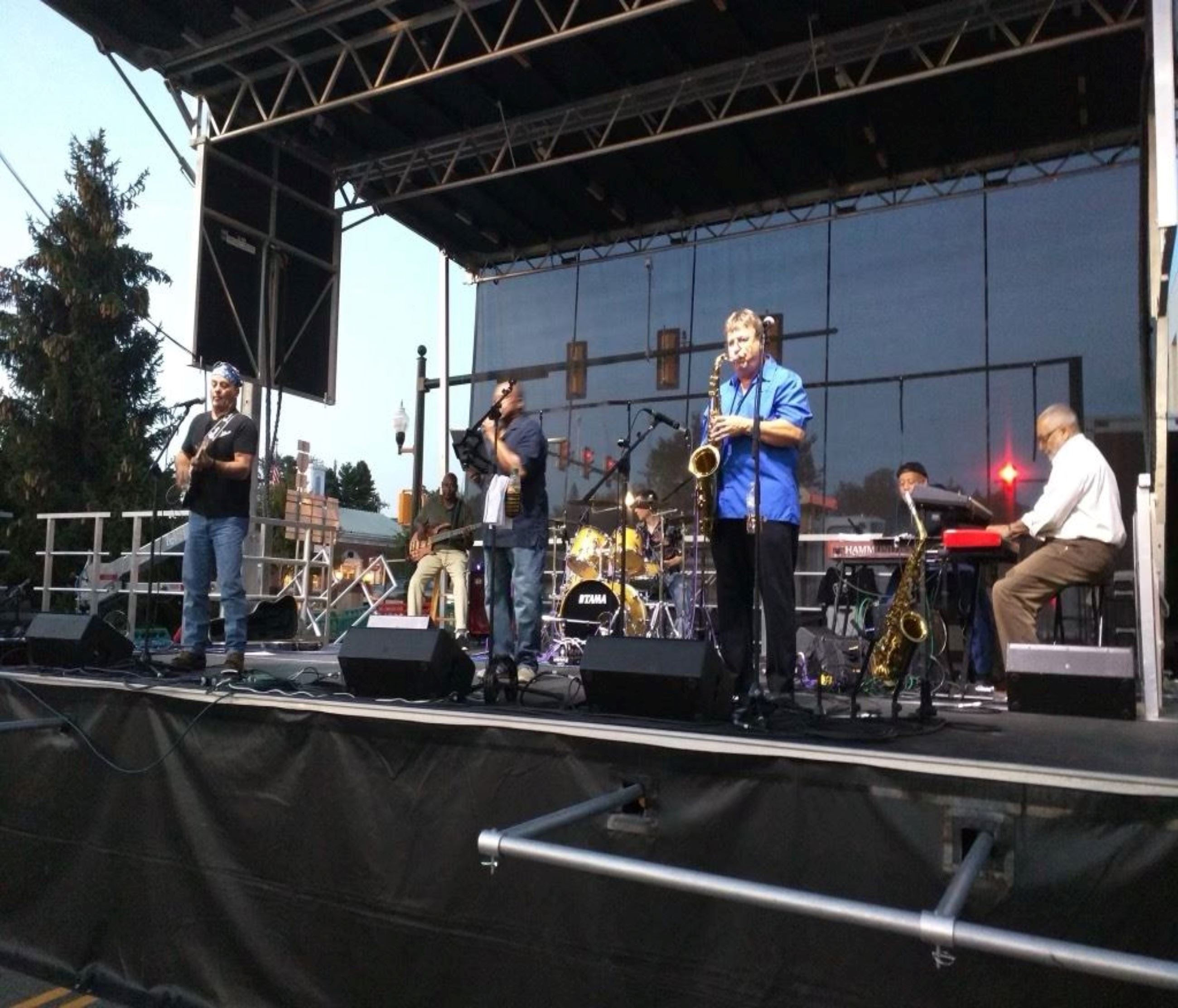 Don and the Deltones Plus